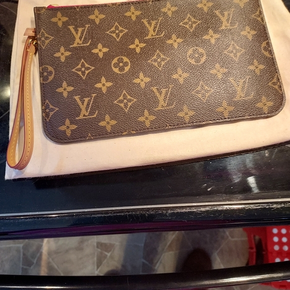 Louis Viutton wristlet - Picture 1 of 6